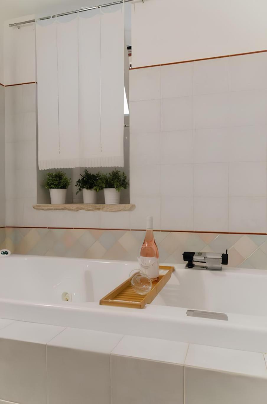 Maison De L'Air - Apt With Jacuzzi โจวีนัซโซ ภายนอก รูปภาพ